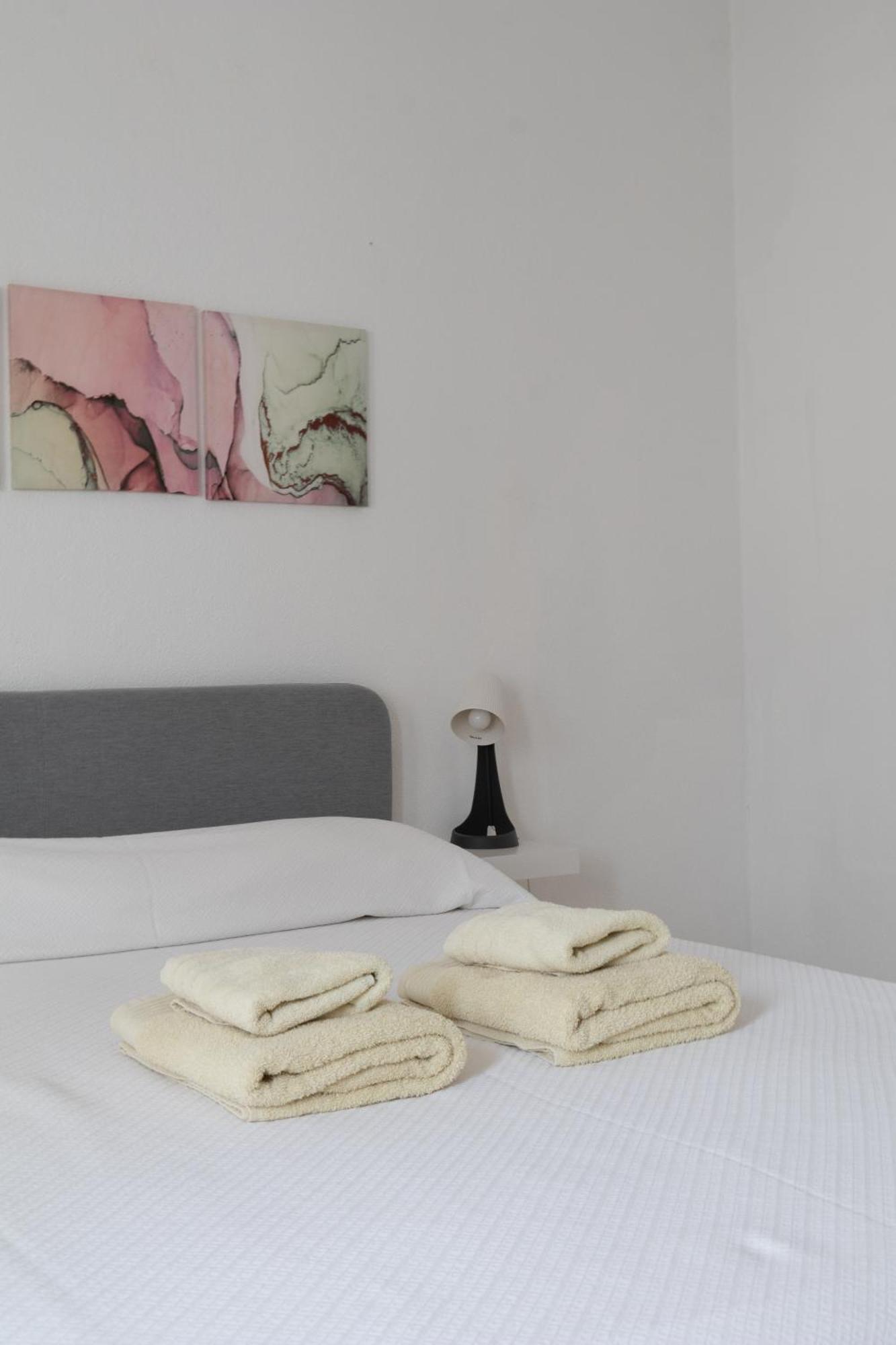 Blife Martinya House - Private Rooms And Apartments 오양 외부 사진